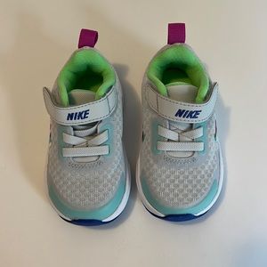 NWOT Nike Wearallday Color Splash Swoosh Toddler Shoes - Size 4C